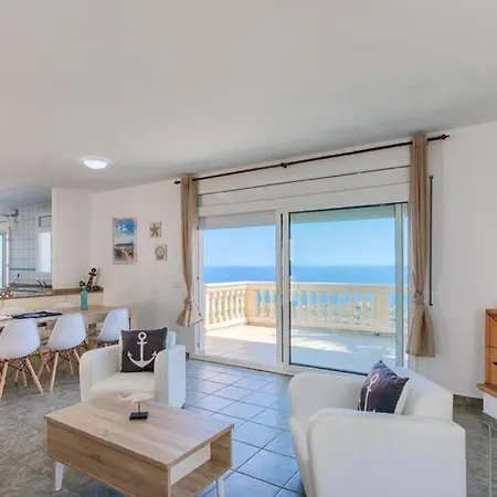 Blanca Villa Lloret de Mar