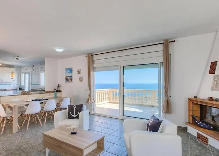 Blanca Villa Lloret de Mar